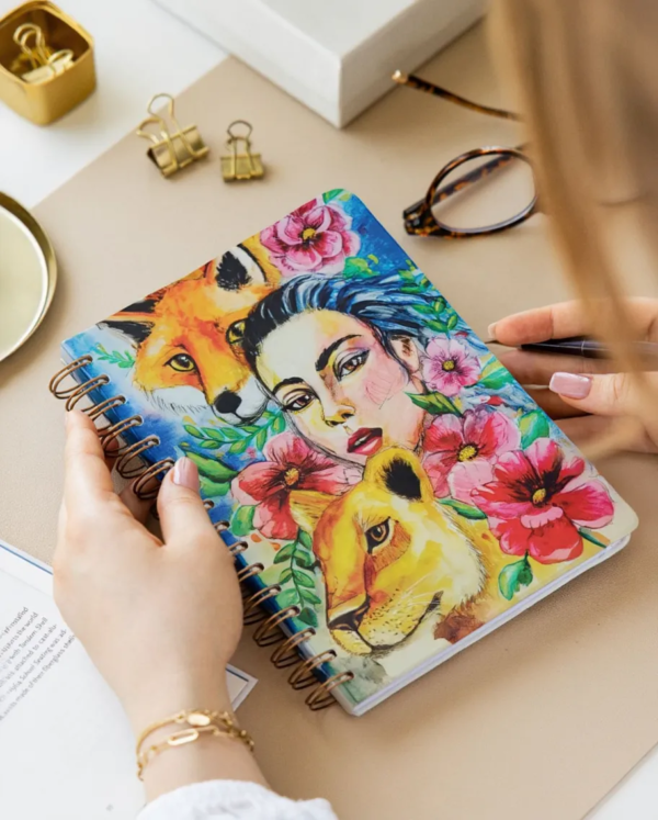 Agenda Trinidad Salvaje ilustración de fauna y flora por Dafne Aguilar Estilo Indi.